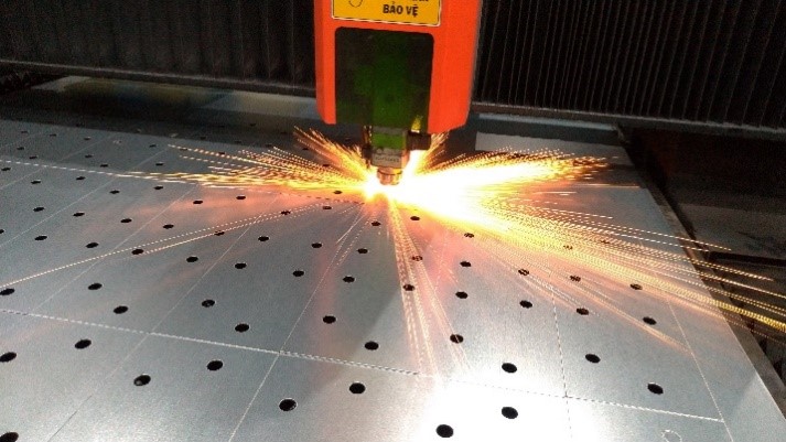 Cắt laser thép tấm